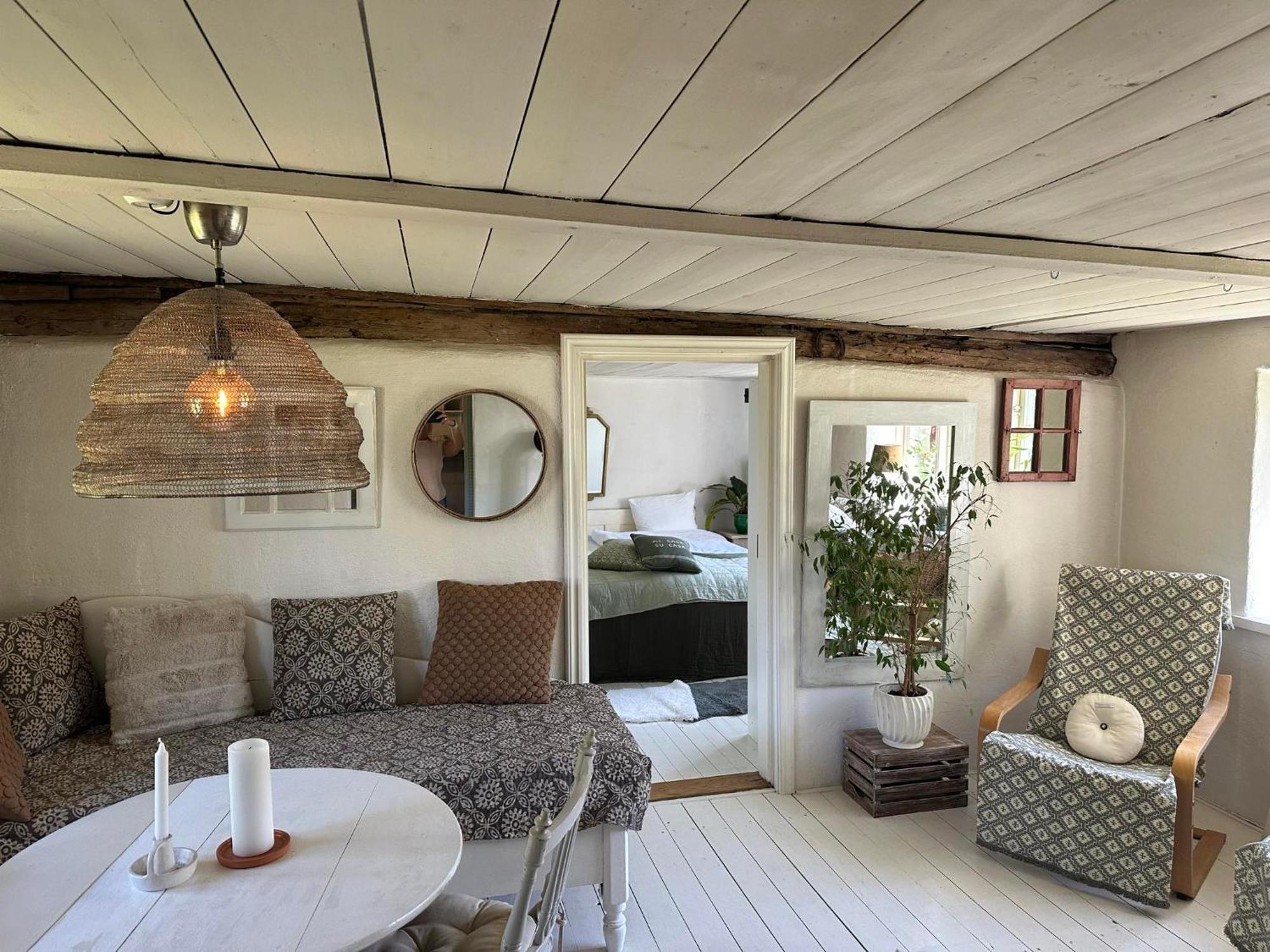 Millans Dockhus Villa Onslunda Esterno foto